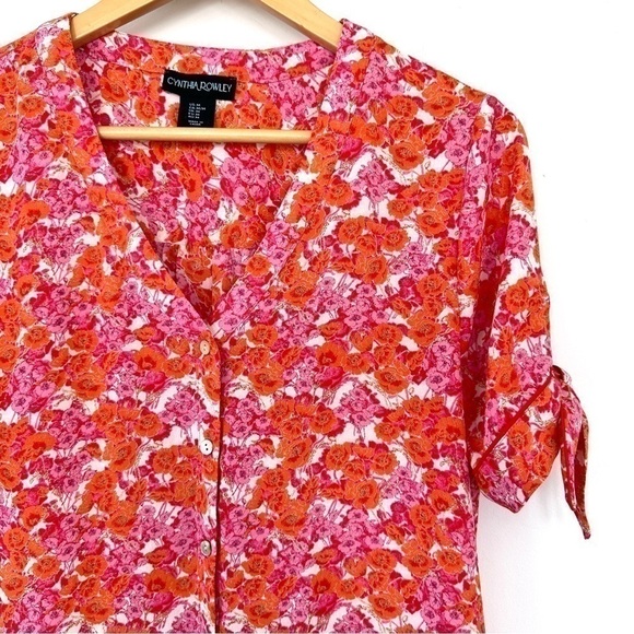 Cynthia Rowley top with v-neck and short sleeves, loose fitting, floral print - Picture 4 of 10